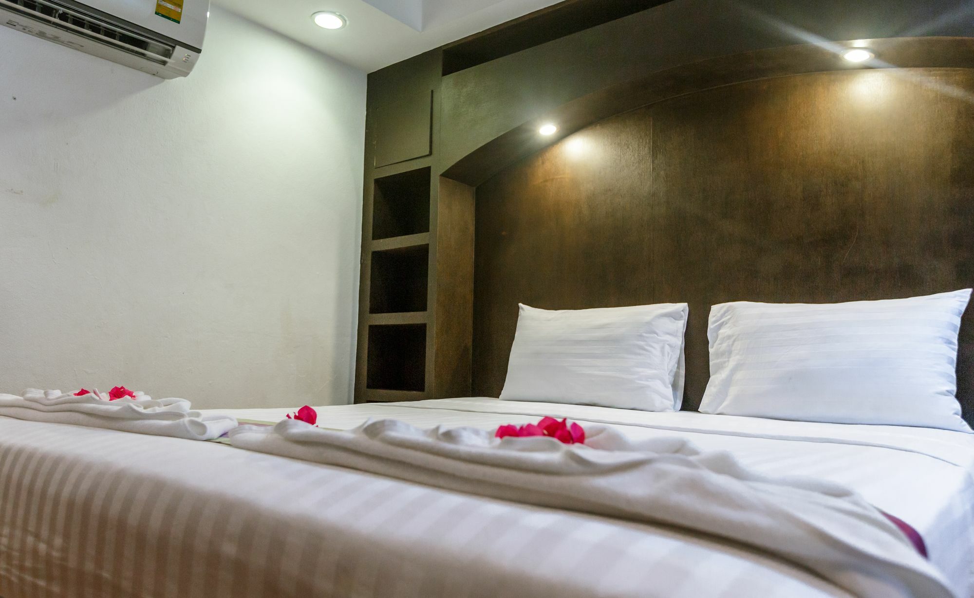 Porterhouse Beach Hotel Patong المظهر الخارجي الصورة