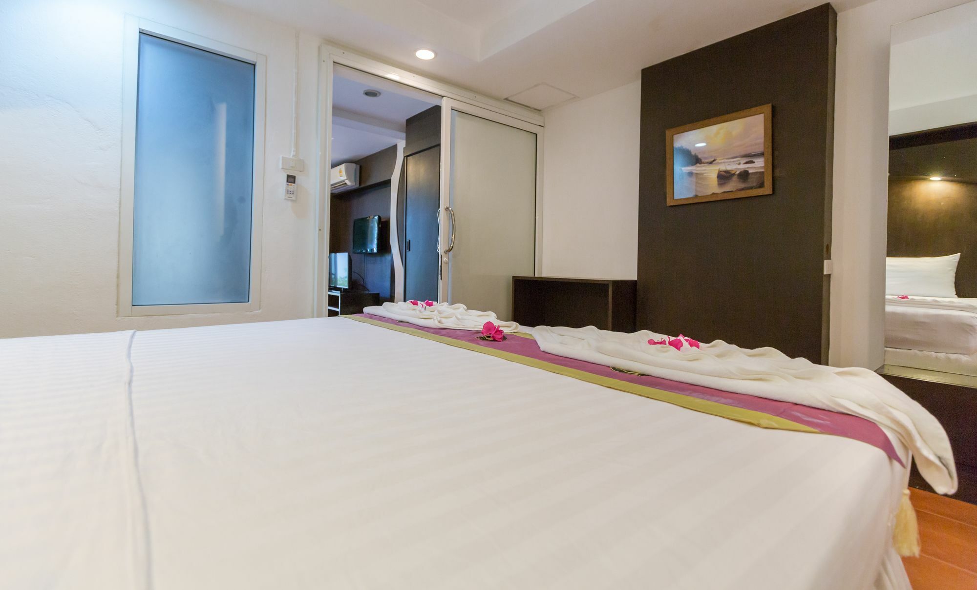 Porterhouse Beach Hotel Patong المظهر الخارجي الصورة